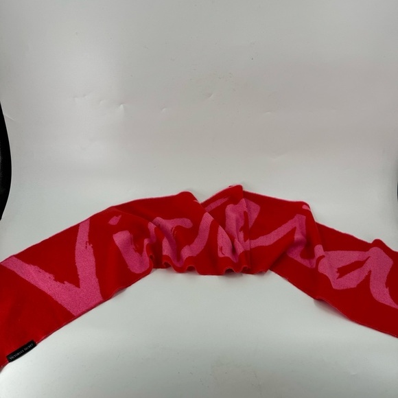Victoria Secret fun Spell out Scarf with Fringe - Picture 8 of 10